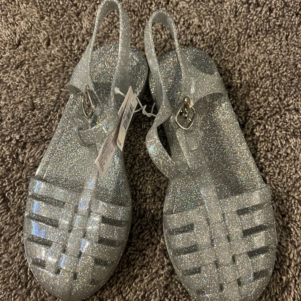 Glittery Silver girls Sandals, size 2 BNWT